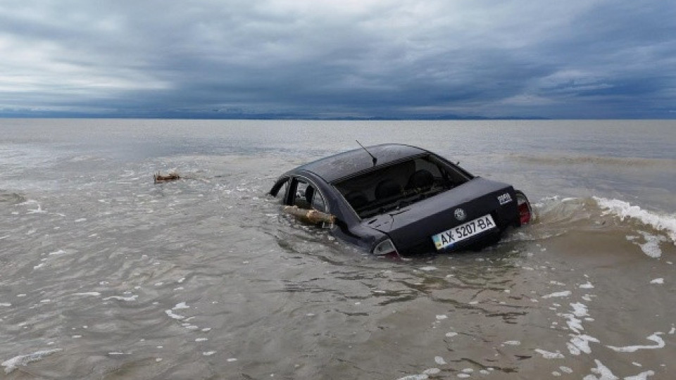 От презастрояването до трагичните наводнения по морето. Каква е причината за потопа, отнел човешки животи и какви мерки трябва да предприеме държавата