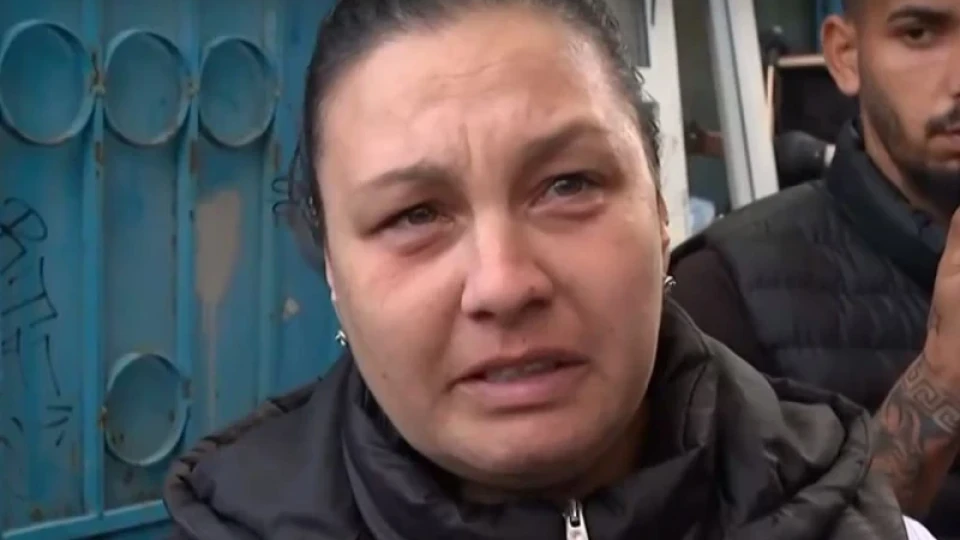 Майката на убитото в столичен мол момче: Детето 20 минути е лежало на пода в мола, без никой да му помогне Майката на убитото в столичен мол момче: Детето 20 минути е лежало на пода в мола, без никой да му помогне