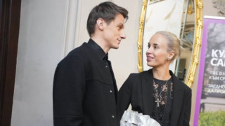 Радина стъпи здраво на врата на Пламен! Пуска му само ако сготви, изчисти и изпере, докато тя лежи на дивана