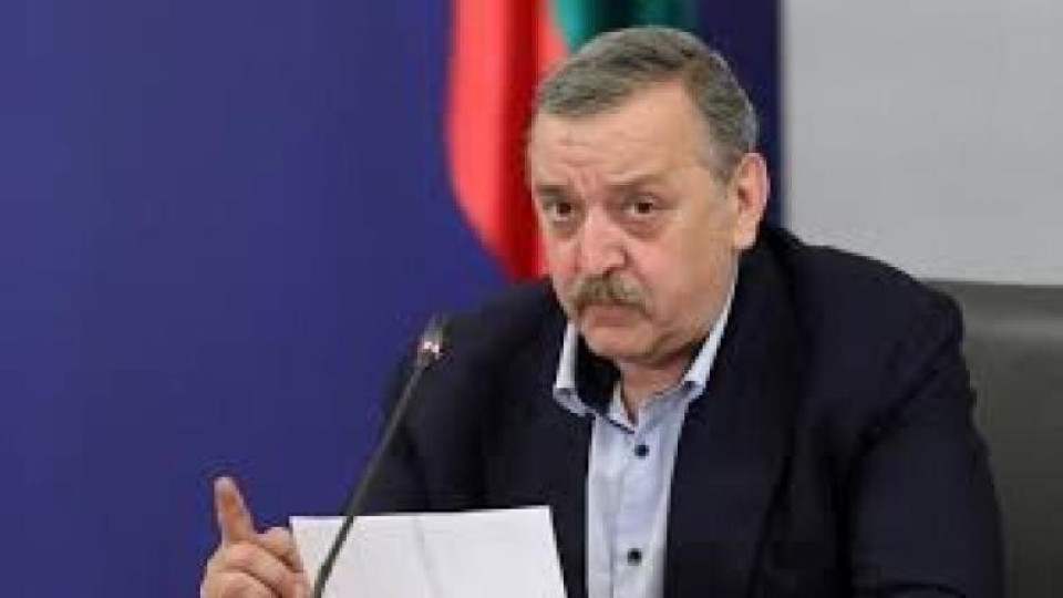 Проф. Кантарджиев подчерта, че е важно хората да се подготвят за сезона с няколко прости стъпки; грипът е близо Проф. Кантарджиев подчерта, че е важно хората да се подготвят за сезона с няколко прости стъпки; грипът е близо