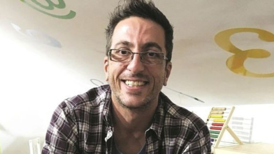 Гнусен психар! В телефона на Росен Белов има снимки на непълнолетни момчета. Нарочно ги е набутвал в колата си и после...