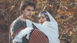 Радослав Владимиров играе бунтар и прави играчки