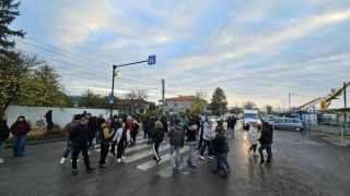 Нов протест в столичния квартал "Толева махала" заради засиления трафик на тирове към Божурище