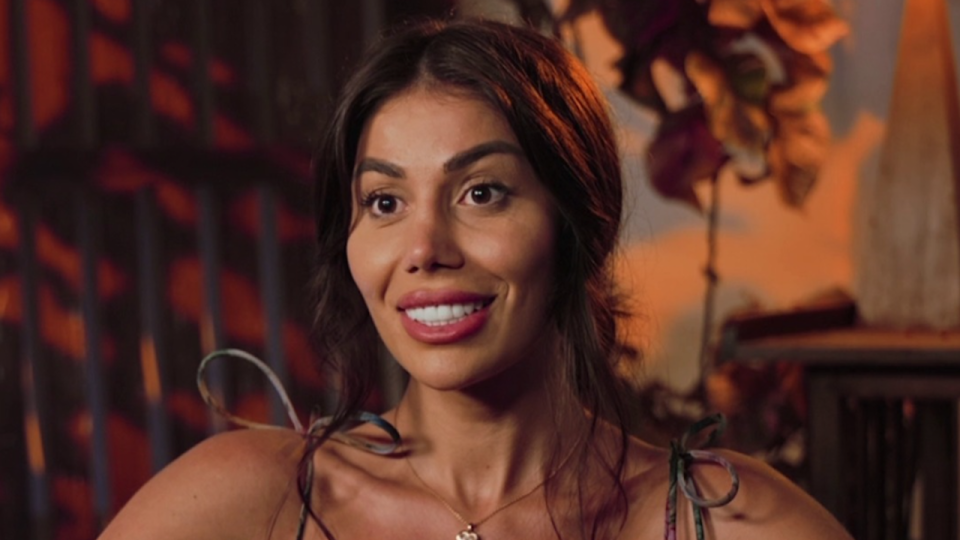 Един уикенд с Даниела Рупецова от „Ергенът“ = 1313 лв.! 313 лв. лекция, 1000 лв. секс!