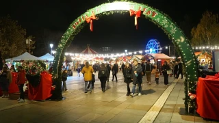 Коледният дух дойде и в София, най-големият базар отвори врати