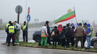 Протести срещу въвеждането на еврото и искане за национален референдум се проведоха в страната