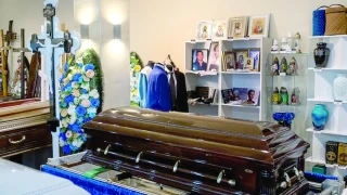 Погребалната мафия на Украйна цъфти