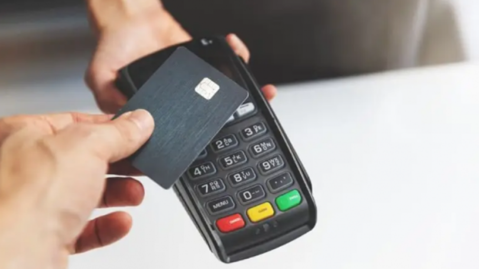 От левове в евро: За 4 часа в новогодишната нощ ще има смущения в банковите системи