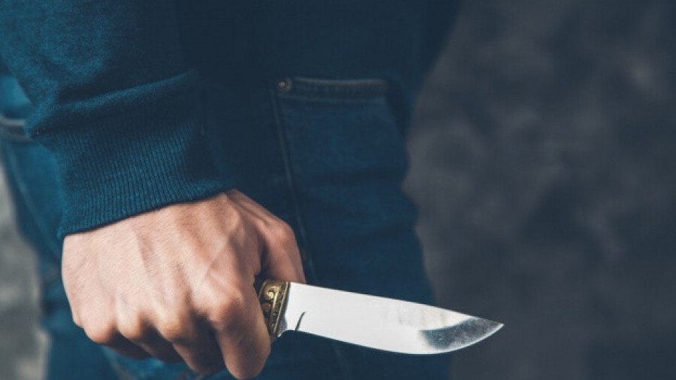 Възрастен мъж рани с нож по-млад при междусъседска свада в село до Карлово