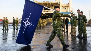 "Застрашено е единството на НАТО": Натискът на Тръмп за край на войната рискува да осъществи мечтания сценарий за Русия