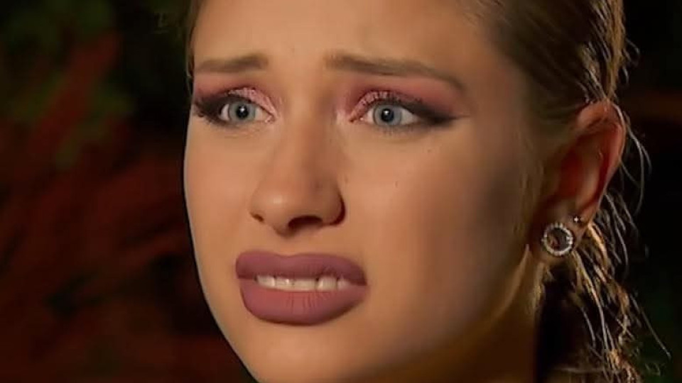 Майката на Натали се срамува от нея! Не иска нито да я чува, нито да я вижда (не й понася, че е развратница още на 22 г.)