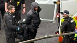 Арестуваха мъж на летище "Хийтроу" след десетки напръскани с лютив спрей