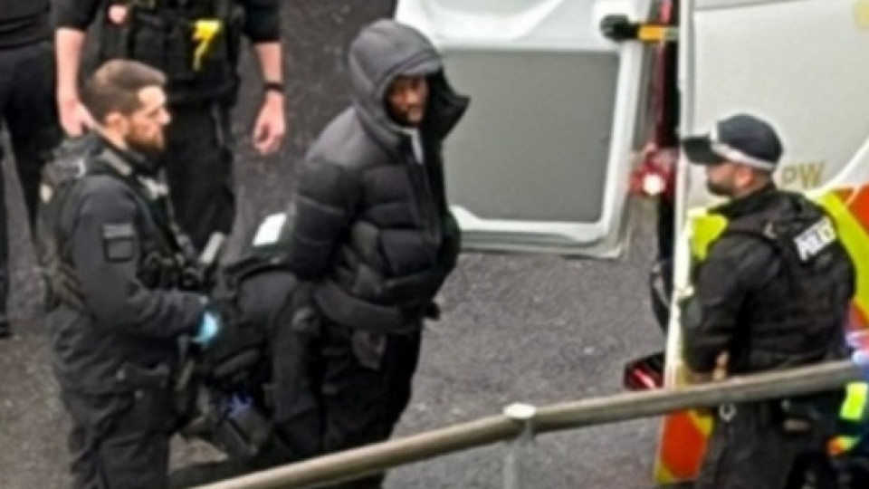 Арестуваха мъж на летище "Хийтроу" след десетки напръскани с лютив спрей