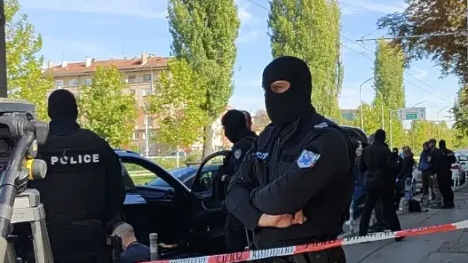 БЕЛЕЗНИЦИ! СДВР и отряд “Кобра” изтарашиха заложните къщи на топ лихваря на Черепа и ППДБ Иво Пифа