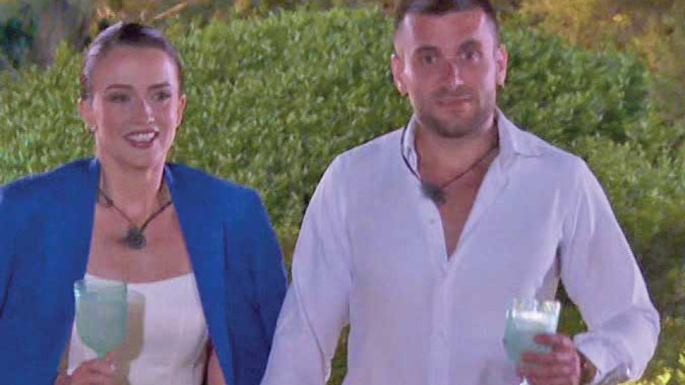 Любовна драма след „Ергенът“: Дениз Хайрула на колене пред Виктор, умолява го да са заедно! (ФОТО НА ИСТИНАТА)