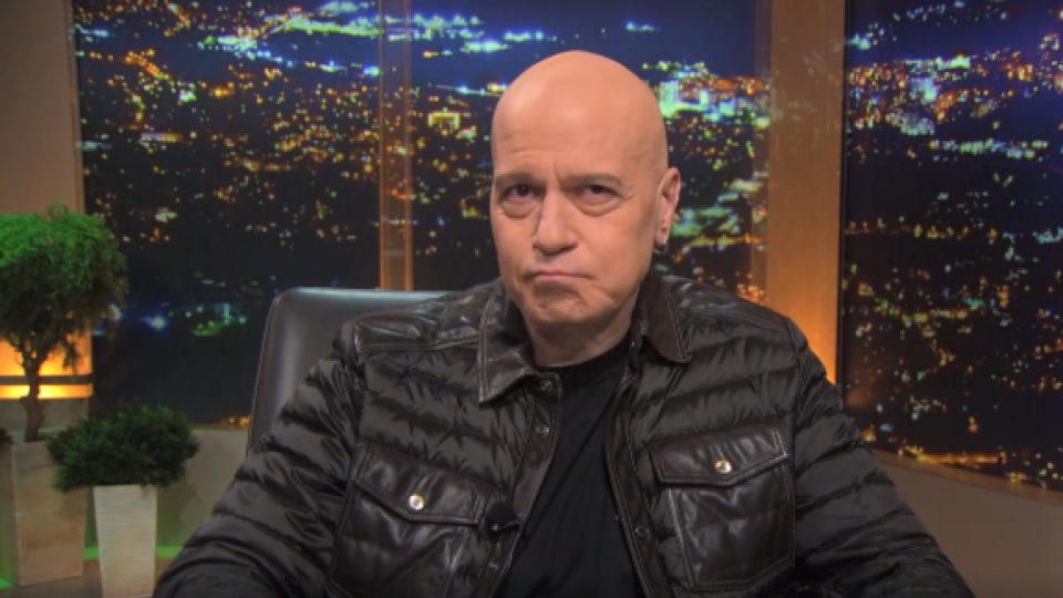 Съсипаха го! Слави иска да се връща като водещ, а хората го псуват и обиждат