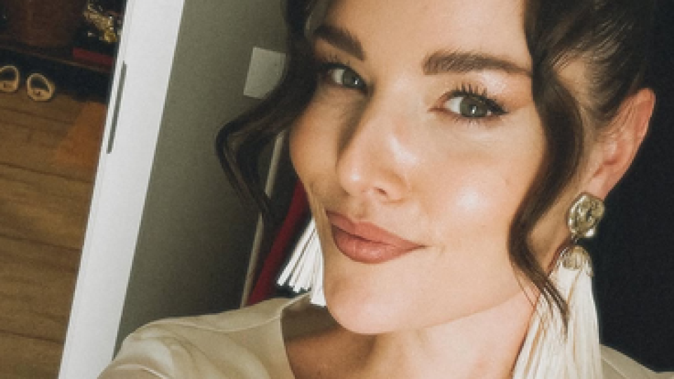 Извращение на природата! Лора Капустина НЕ ИСКА деца! Предпочита да бъде секс робиня на жени, отколкото да отгледа и възпита достоен човек