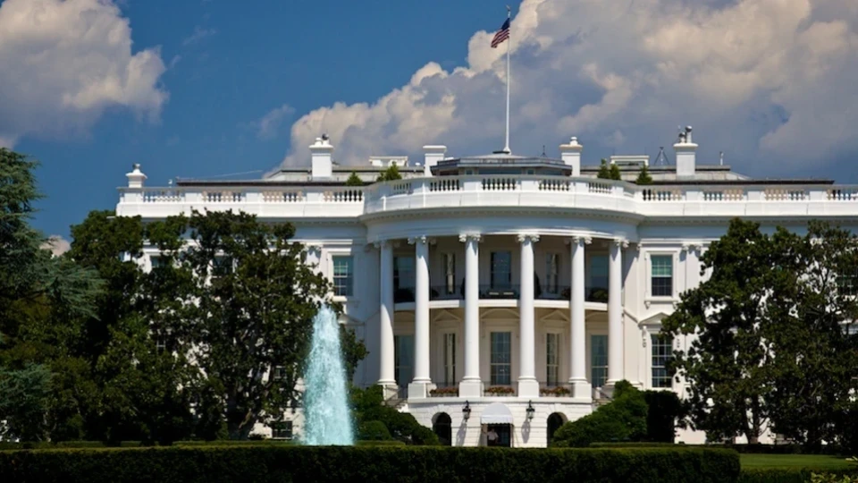 Белият дом посече Европа: Войниците ви в Гренландия няма да спрат Тръмп