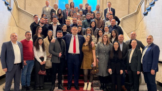 Делян Пеевски, лидер на ДПС и ПГ на ДПС-НОВО НАЧАЛО се срещна с младежи от Благоевград