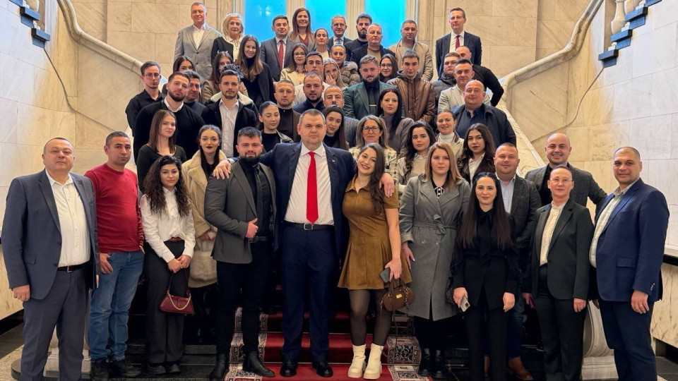 Делян Пеевски, лидер на ДПС и ПГ на ДПС-НОВО НАЧАЛО се срещна с младежи от Благоевград