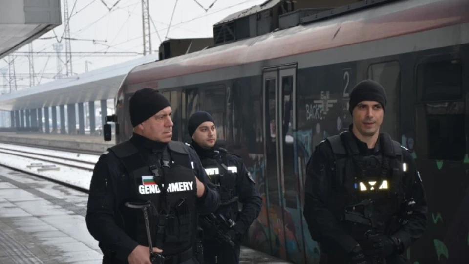 Спецоперация във влакове и гари у нас!