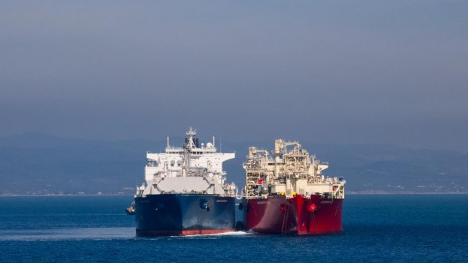 Вашингтон разреши временно покупко-продажбата на ирански петрол, вече натоварен на танкери