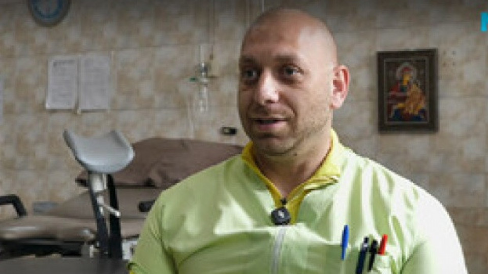 Между родилната зала и охранителната дейност