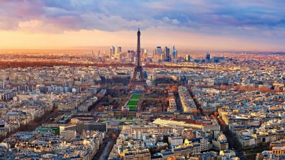 Осуетен е атентат пред американска банка в Париж