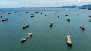 Цените на петрола скочиха след изявленията на Тръмп за блокиране на Ормузкия проток