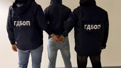 Задържаха измамниците, източвали банкови сметки от името на МВР