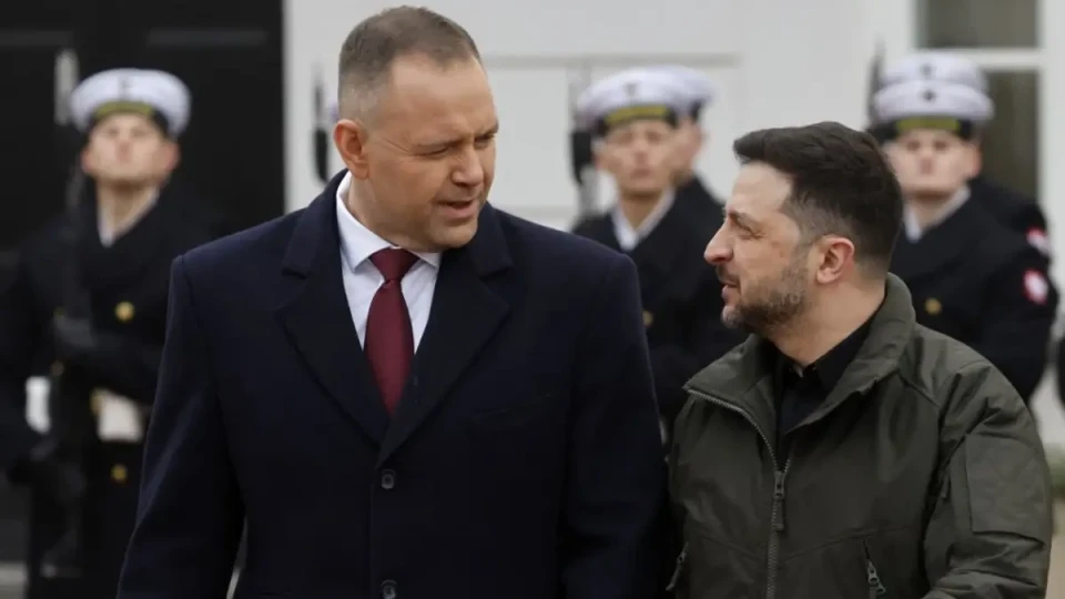 Ултиматум: Полша може да отнеме от Зеленски връченото му най-високо държавно отличие