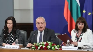 НСТС не стигна до консенсус за осигуровките на държавните служители