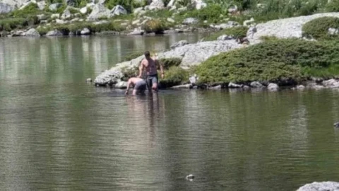 Глобиха двама чужденци, влезли в Рибното езеро в Рила