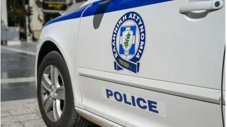 Мъж замразил голото тяло на покойния си баща във фризер, за да прибира пенсията му