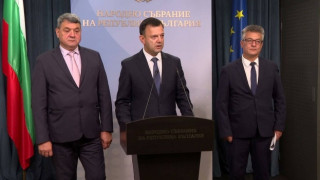 Предлагат около 2300 автомобила на МВР да бъдат оборудвани с дефибрилатори