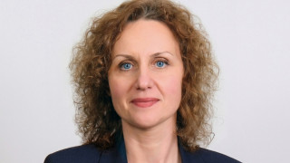 Катя Панева: Всички лечебни заведения, включително и частните, ще провеждат обществени поръчки при закупуването на лекарства и консумативи с публични средства